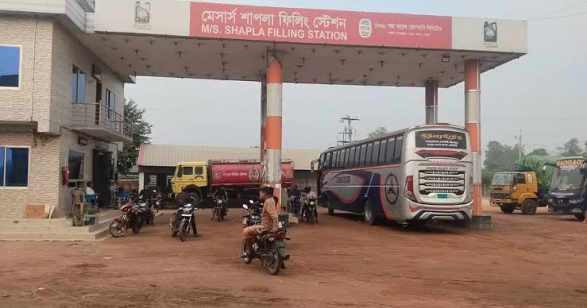 কাউনিয়ায় ৪ দিন ধরে পাম্পে নেই পেট্রোল-অকটেন, স্বল্প ডিজেলে ভোগান্তি চরমে