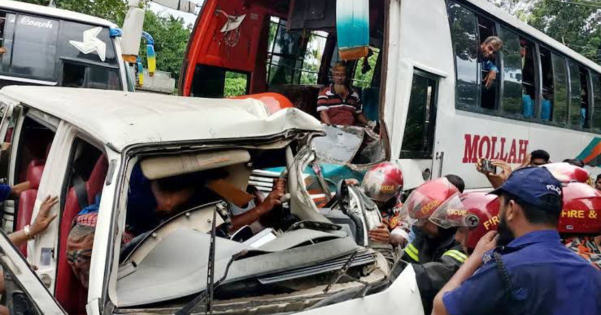 ঈদযাত্রায় ৩৭৭ দুর্ঘটনায় ৩৯৪ প্রাণহানি