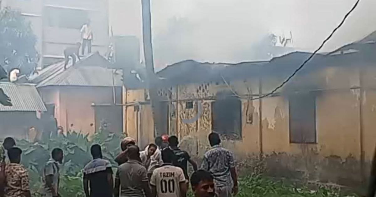 কেন্দুয়ায় ভয়াবহ অগ্নিকাণ্ড, সাংবাদিকসহ অসুস্থ ৪