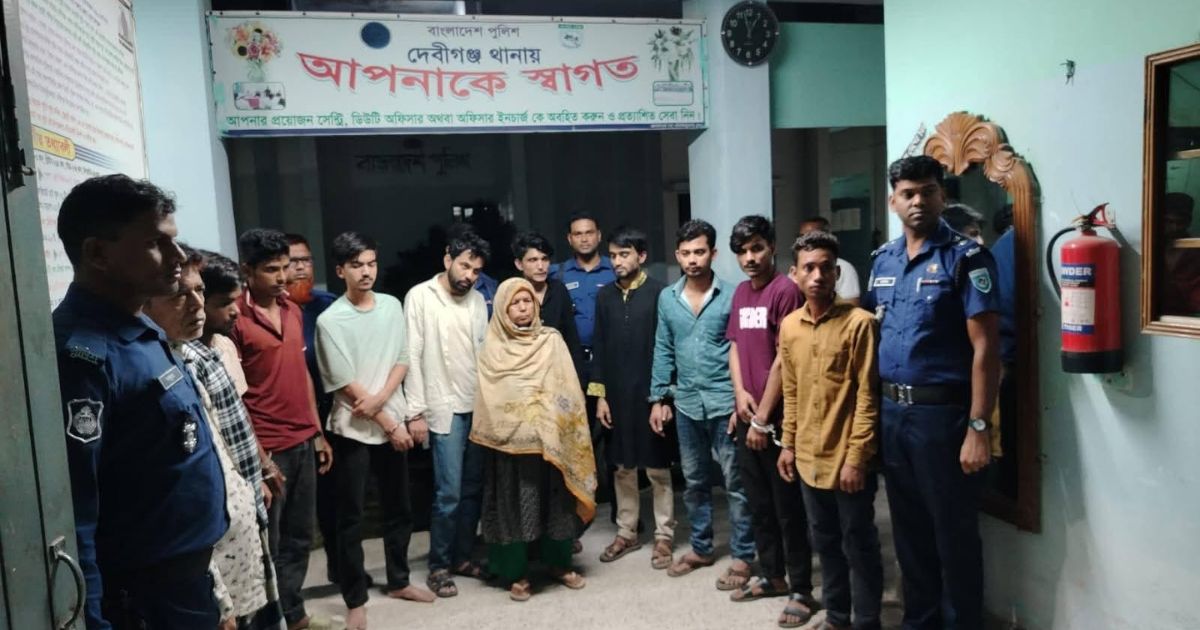 দেবীগঞ্জে মাদকবিরোধী অভিযানে মা-ছেলে-নাতিসহ গ্রেপ্তার ১৩