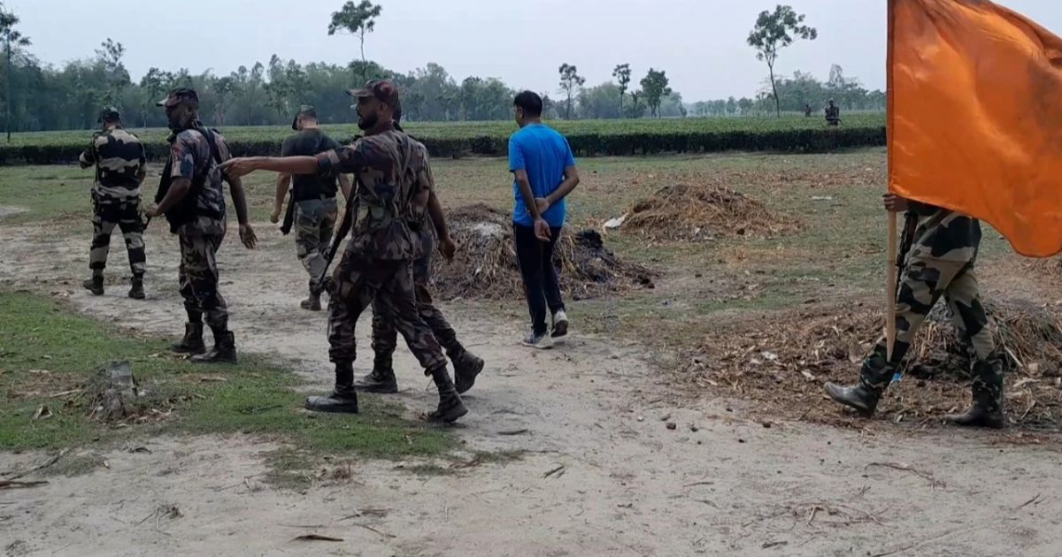 কৃষকের পেটে ও ঘাড়ে বিএসএফের গুলি, গরুসহ ভারতীয়কে ধরে আনল গ্রামবাসী