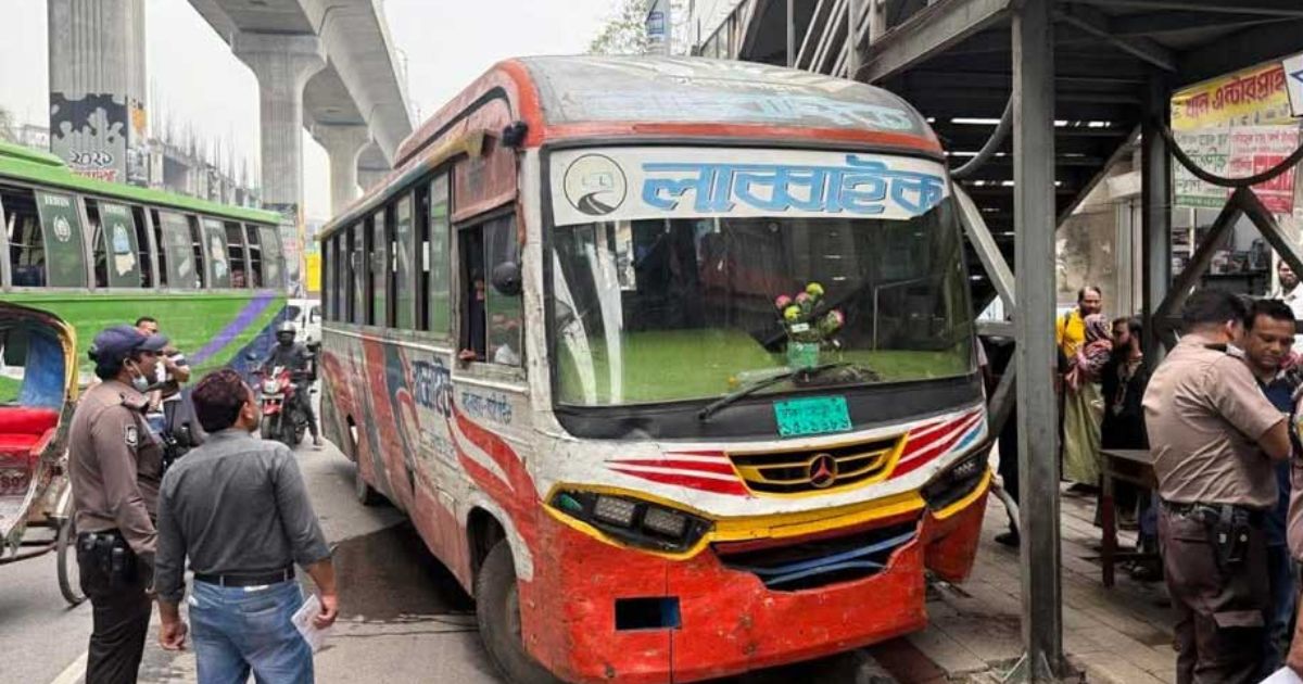 রাজধানীতে বাসের ধাক্কায় সিএনজি চালকের মৃত্যু