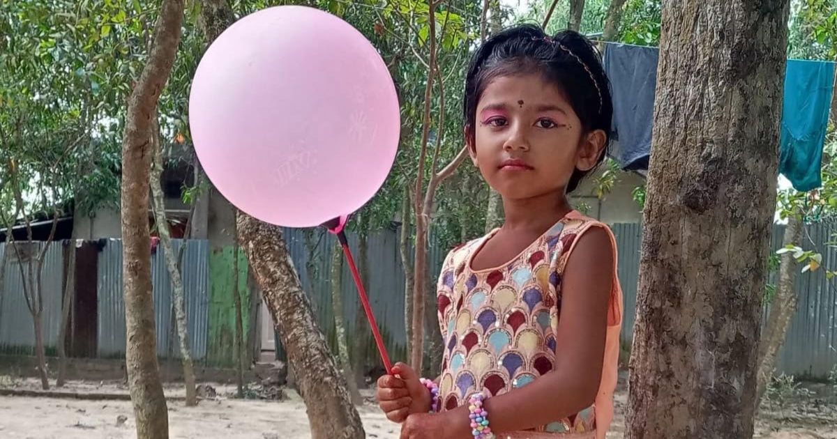 বেপরোয়া বাসে প্রাণ গেল স্কুলছাত্রী নুসরাতের