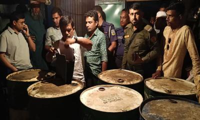 গোয়ালঘর থেকে শোয়ার ঘর— সর্বত্রই এখন দাহ্য তেলের অবৈধ স্তূপ