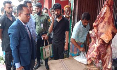 মধুপুরে পঁচা-বাসি মাংস বিক্রির দায়ে ২৫ হাজার টাকা জরিমানা