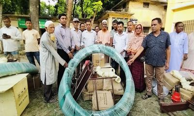 চরাঞ্চলে কৃষিতে গতি আনতে সরিষাবাড়ীতে সেচ সরঞ্জাম বিতরণ