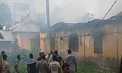 কেন্দুয়ায় ভয়াবহ অগ্নিকাণ্ড, সাংবাদিকসহ অসুস্থ ৪