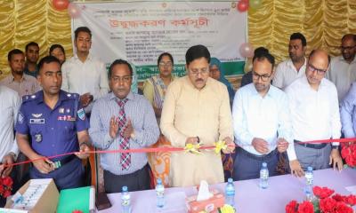 সরকার ও প্রশাসনের সমন্বিত উদ্যোগে মাগুরায় হাম-রুবেলা টিকাদান কর্মসূচি