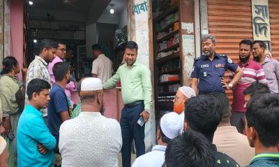 শ্রীপুরে মেয়াদোত্তীর্ণ ও স্যাম্পল ওষুধ বিক্রির দায়ে তিন ফার্মেসিকে জরিমানা