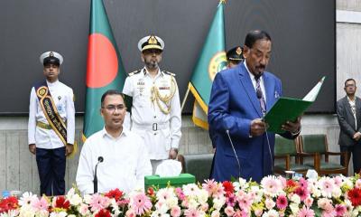 প্রধানমন্ত্রীর উপস্থিতিতে শপথ নিলেন ৪৯ জন সংরক্ষিত নারী সংসদ সদস্য