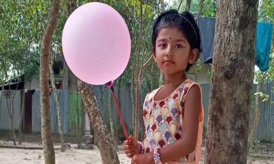 বেপরোয়া বাসে প্রাণ গেল স্কুলছাত্রী নুসরাতের