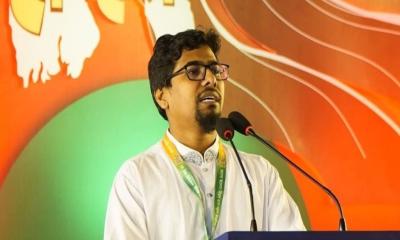 ছাত্রসংসদ নির্বাচন পেছাতে নির্বাচন কমিশন ঘেরাও করেছে ছাত্রদল