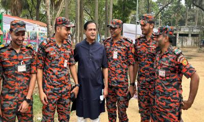 বইমেলায় ফায়ার সার্ভিসের লিফলেট বিতরণ, প্রশংসা আইনমন্ত্রীর