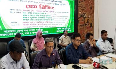 জনগণের দোরগোড়ায় সেবা পৌঁছে দিচ্ছে সরকার