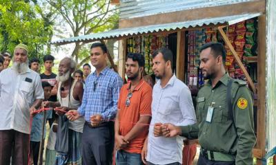 নতুন দোকান, নতুন স্বপ্ন: কটিয়াদীর খুরশিদ মাঝির জীবনে আশার আলো