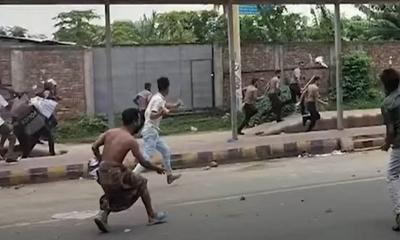 মিরপুরে উচ্ছেদ অভিযানে সংঘর্ষ, দৌড়ে প্রাণে বাঁচলেন পুলিশ সদস্যরা