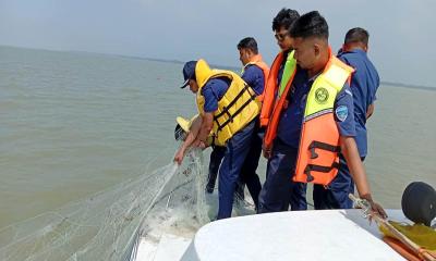 চাঁদপুরে মা ইলিশ রক্ষা অভিযানে ৬১ জেলে আটক
