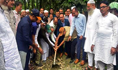 মধুপুরে কুচিয়া খাল খনন কাজের উদ্বোধন