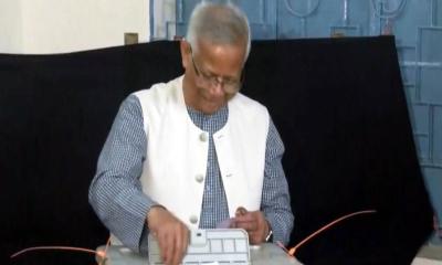 ভোট দিলেন প্রধান উপদেষ্টা ড. মুহাম্মদ ইউনূস