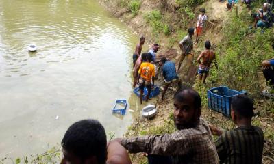 গুরুদাসপুরে পুকুরে বিষ প্রয়োগে মাছ নিধন, ২০ লাখ টাকার ক্ষতির আশঙ্কা