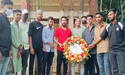 পটিয়ায় স্বাধীনতা দিবসে শহীদ মিনারে ফুল দিল নিষিদ্ধ ঘোষিত ছাত্রলীগ