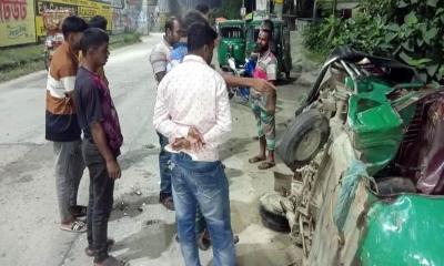টাঙ্গাইলে ট্রাক-সিএনজি সংঘর্ষে নিহত ২
