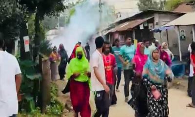 শ্রীপুরে শ্রমিক-পুলিশ সংঘর্ষ, টিয়ার শেল ও সাউন্ড গ্রেনেড নিক্ষেপ