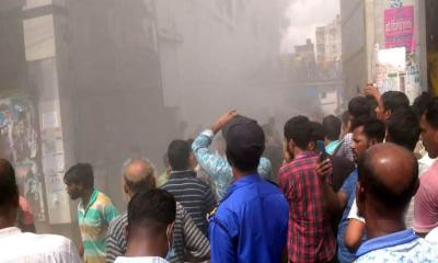 আশুলিয়ায় পোশাক কারখানায় আগুন, নিয়ন্ত্রণে ছয়টি ইউনিট 