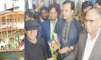 চার বছর পর বরিশাল নদীতে ফিরল শতবর্ষী প্যাডেল স্টিমার