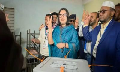 এজেন্টদের বের করে দেওয়ার অভিযোগ রুমিন ফারহানার