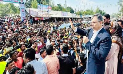 গণতন্ত্র পুনরুদ্ধারে সালাহউদ্দিনের জনসংযোগে জনতার ঢল