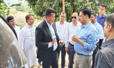 হাটহাজারীতে ‘সুন্দরী ছড়া’ খাল খনন কাজ পরিদর্শন করলেন মুখ্য সচিব