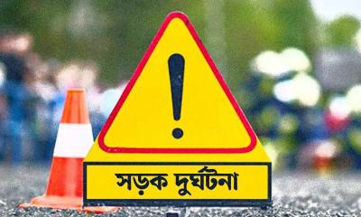 মুজিবনগরের কলা বোঝাই পিকআপ উলটে এক শ্রমিক নিহত, আহত ২