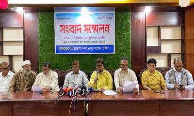 অচল হওয়ার পথে চট্টগ্রাম বন্দর: কাল থেকে লাগাতার ধর্মঘট, বহির্নোঙরেও কাজ বন্ধের ডাক