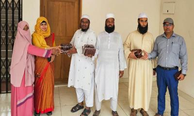 জামালপুরে এতিমখানা ও জুলাই বিপ্লবে শহীদ-আহত পরিবারে খেজুর বিতরণ