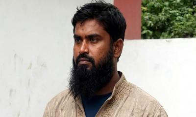 চুল কাটাতে গিয়ে র‍্যাবের জালে পীর হত্যা মামলার আসামি রাজীব মিস্ত্রি