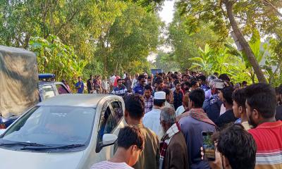 বোয়ালমারীতে সড়কের পাশ থেকে অজ্ঞাত ব্যক্তির লাশ উদ্ধার
