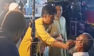 এম রুহুল কুদ্দুস তালুকদার দুলু হুইপ হওয়ায় নাটোরে বিএনপির মিষ্টি বিতরণ
