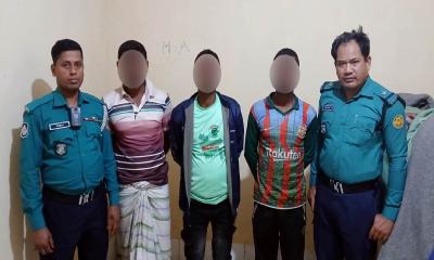 রংপুরে পুলিশের অভিযানে সাজাপ্রাপ্ত তিন আসামি গ্রেপ্তার