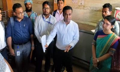 চাঁদপুরে অনুমোদনহীন ৪ খাবার কারখানাকে জরিমানা