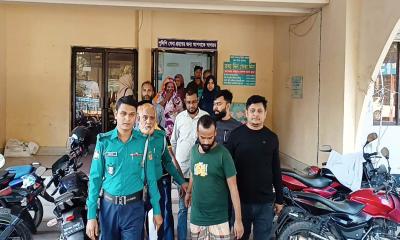 বরিশালে পুলিশকে কামড়ে পালিয়েছে ছাত্রদল নেতা, আহত ৩