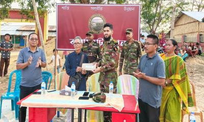 সাজেকে বৈসাবি উৎসবে সেনাবাহিনীর আর্থিক সহায়তা প্রদান