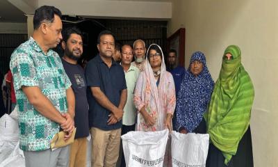 মাটিরাঙ্গায় কালবৈশাখী ঝড়ে ক্ষতিগ্রস্ত শতাধিক পরিবার পেল চাল