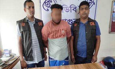 মাগুরায় অনলাইন জুয়ার সাব-এজেন্ট গ্রেপ্তার: নগদ টাকা ও ডিজিটাল ডিভাইস জব্দ