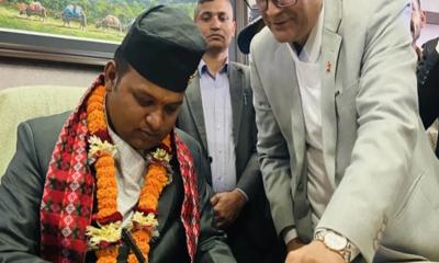 স্ত্রীকে নিয়োগ দেয়ায় বরখাস্ত শ্রমমন্ত্রী