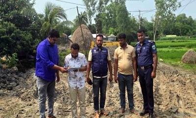 ভাঙ্গুড়ায় ফসলি জমির মাটি কাটায় জরিমানা