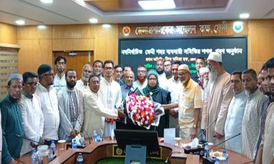 ফেনী শহর ব্যবসায়ী সমিতির নবনির্বাচিত কমিটির শপথ গ্রহণ