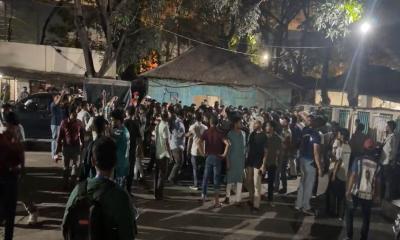 শাহবাগ থানায় সাংবাদিকদের ওপর ছাত্রদলের হামলার অভিযোগ