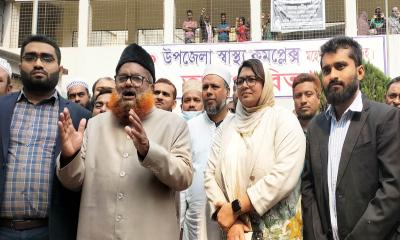 মহেশপুরে পরিচ্ছন্নতা অভিযান, রোগীদের খোঁজ নিলেন এমপি মতিয়ার