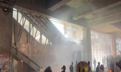 রাজধানীর শেওড়াপাড়া মেট্রো স্টেশনের পাশের ভবনে আগুন